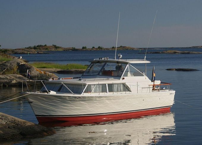 Chris Craft 31 Commander