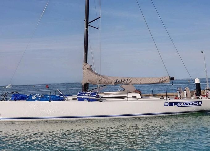 J Boats 121
