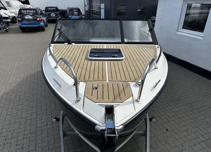 Quicksilver 605 Cruiser, Mercury F115 CT