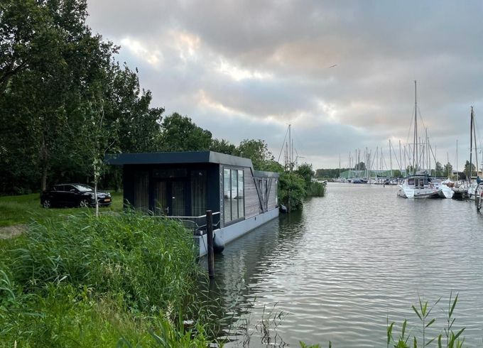 Aquavive Houseboat 1500 Met Vaste Overne