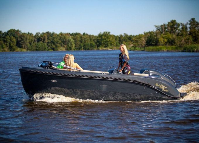 Oud Huijzer 600 Tender