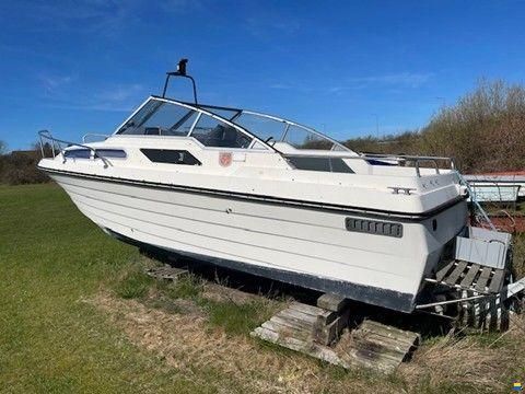 Marex 23 DC med Volvo Penta 200 hk diesel 6 cy