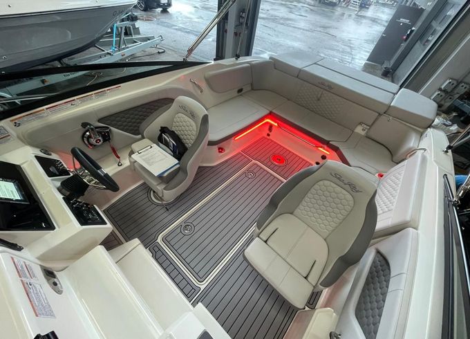 Sea Ray Sun Sport 230 Limited Edition