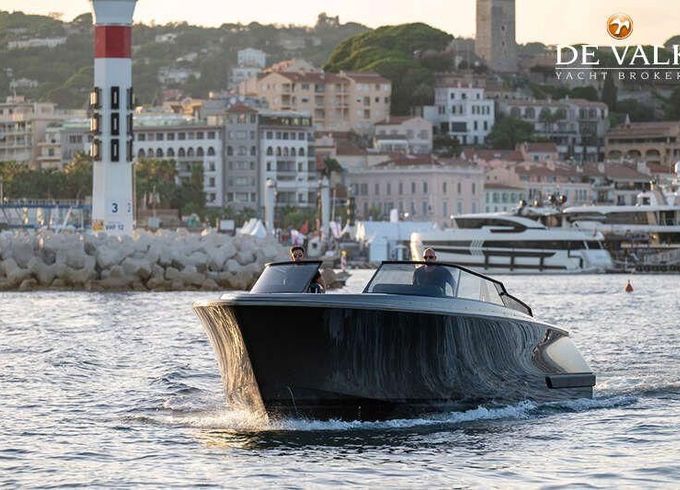 Reborn 38 Bowrider