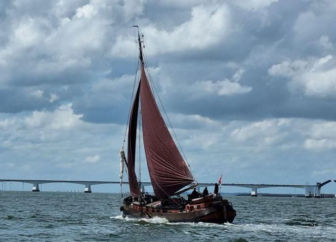 Tjalk Woonschip ex charter
