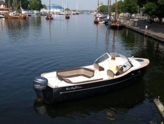 Oud Huijzer 700 Cabine