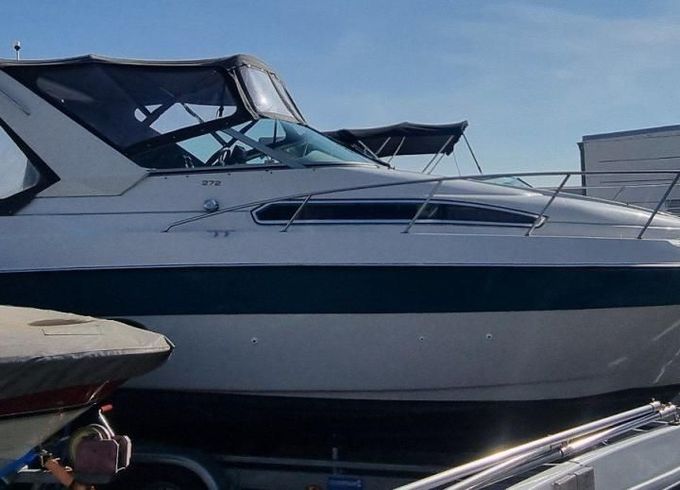 Regal COMMODORE 272 KAJÜTBOOT