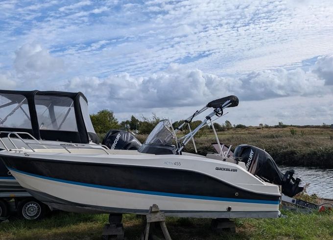 Quicksilver 455 open