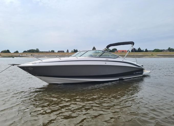 Regal 2550