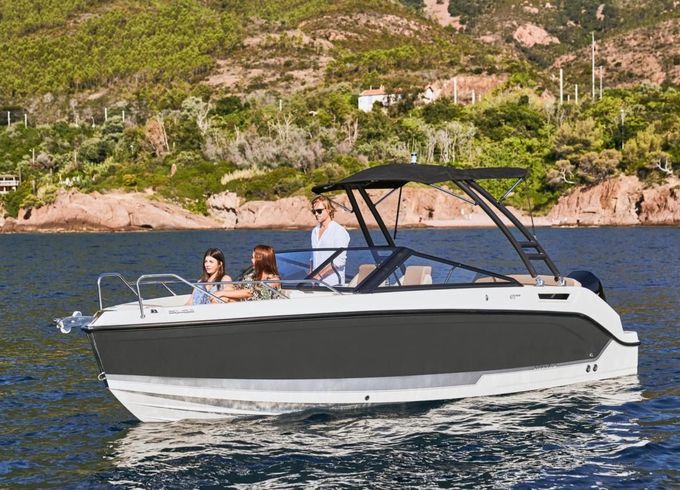 Quicksilver 675 Bowrider  und Trailer
