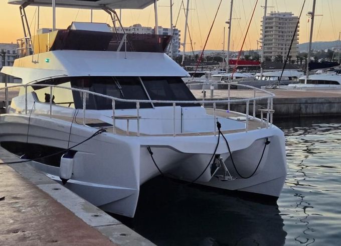Aventura 38 MY FB Prestige