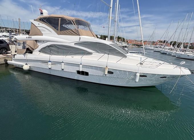 Gulf Craft Majesty 56 Fly