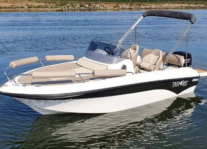 Trident 530 Sundeck