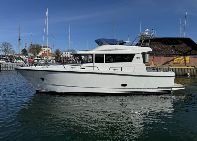 Sargo 36 Fly
