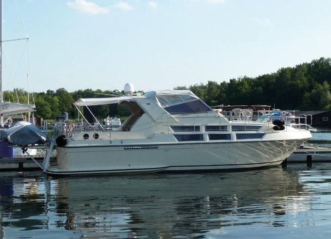 Coronet Commander 38`