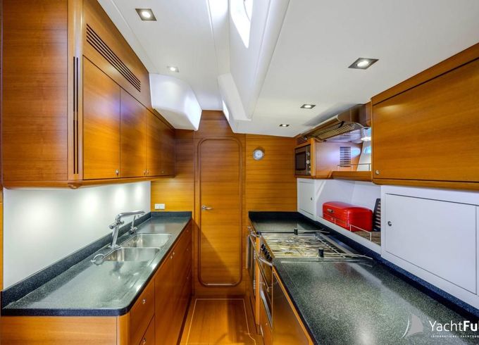 X-Yachts X-65