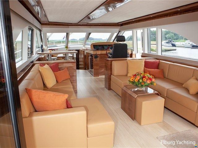 den Hoven Executive 2100