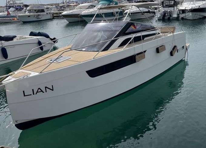 NUVA Yachts M9