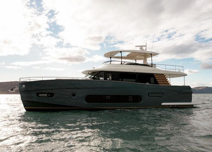 Azimut Magellano 66