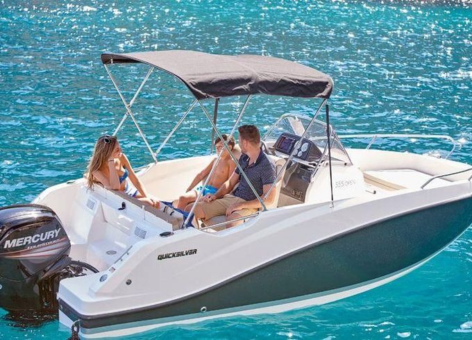 Quicksilver Activ 555 Open med 100 hk Me