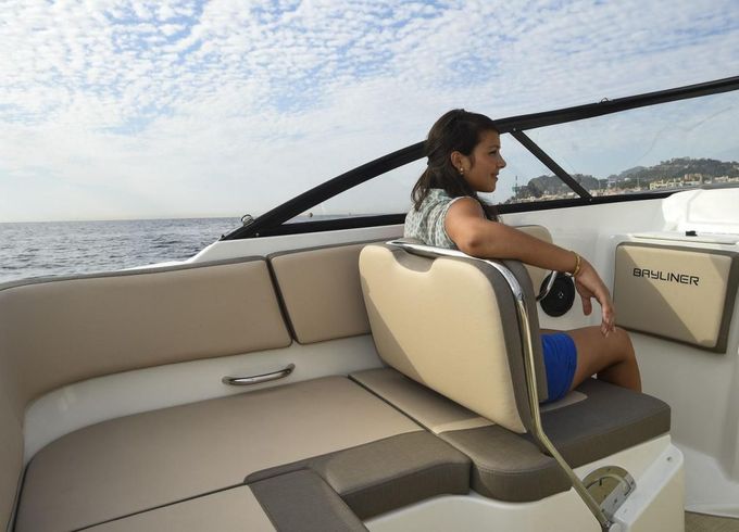 Bayliner VR5 Cuddy med F150 Mercury-EFI
