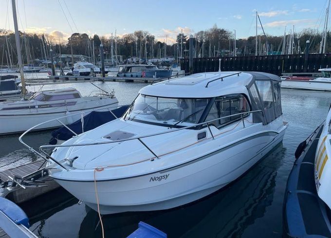 Jeanneau Beneteau Group Antares 8 V2