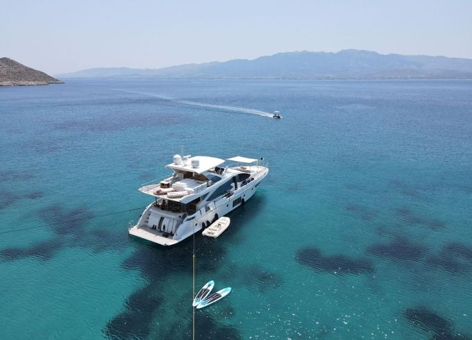Azimut 80