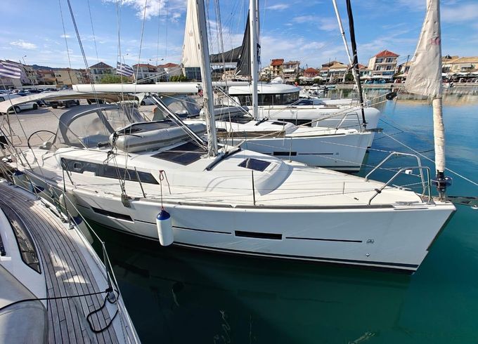 Dufour 382