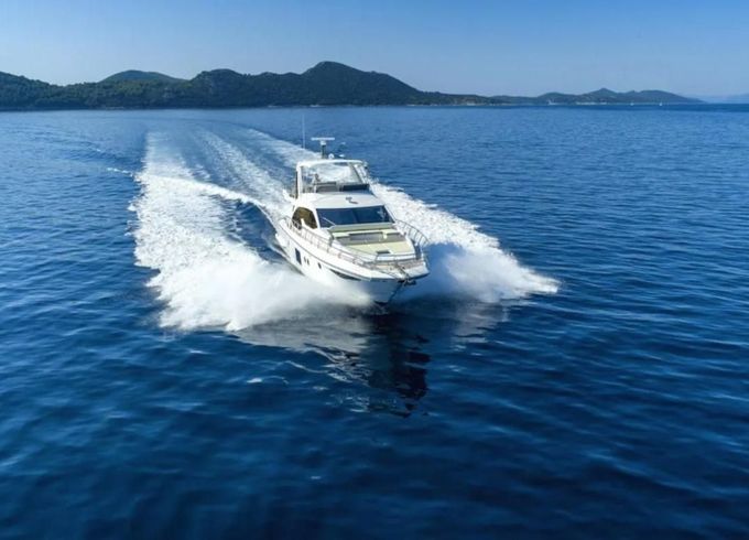 Azimut 66 Fly