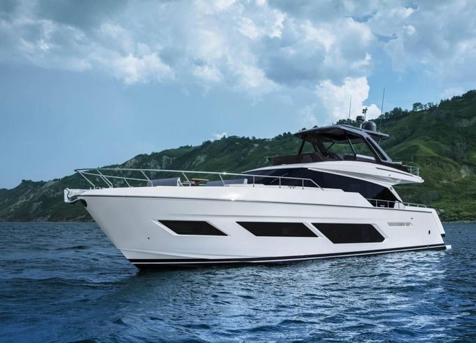 Ferretti 720