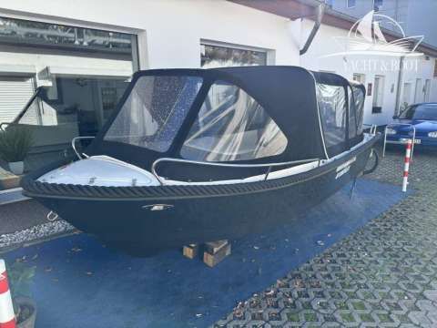 AMS 675 - Tuckerboot