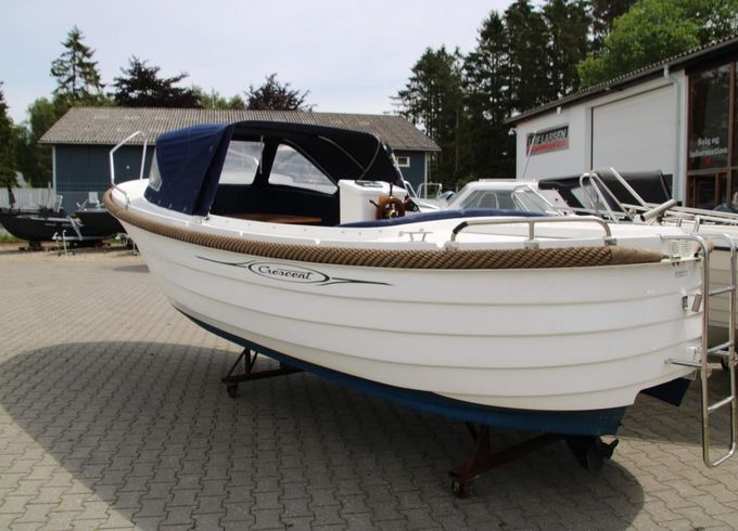 Crescent Allure 21