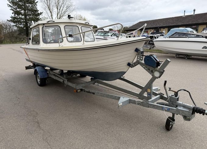 Uttern ????️ Uttern 5600 MR med Suzuki 50 HK KU