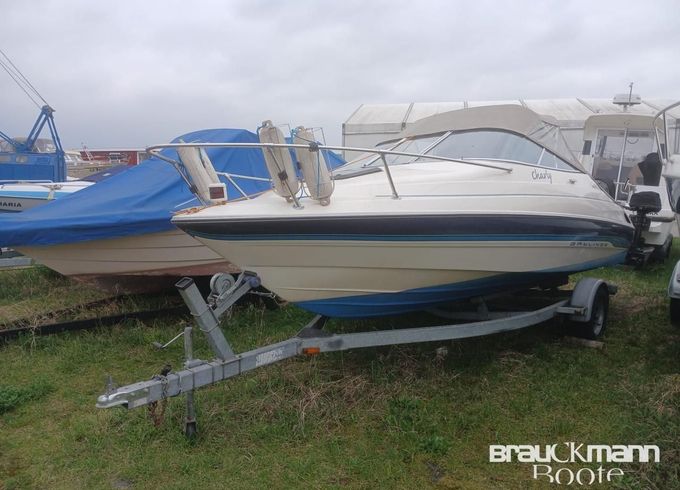 Bayliner 2052