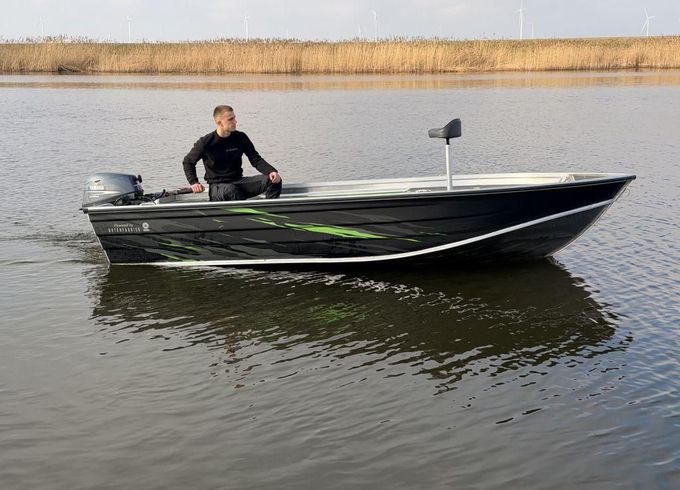 Kerman M428 visboot