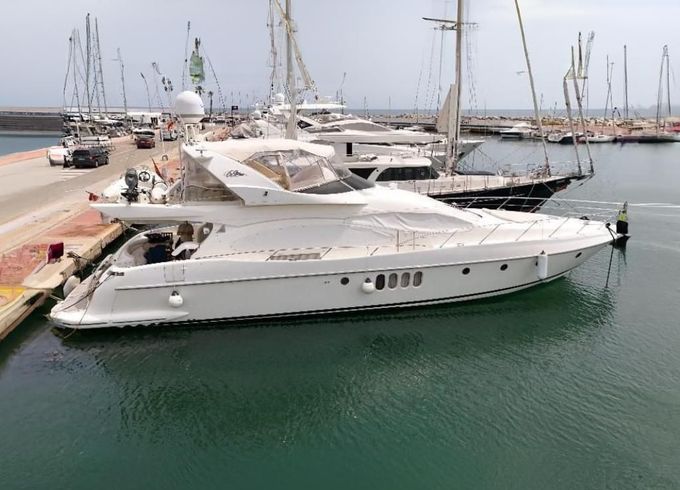 Azimut 68 Plus