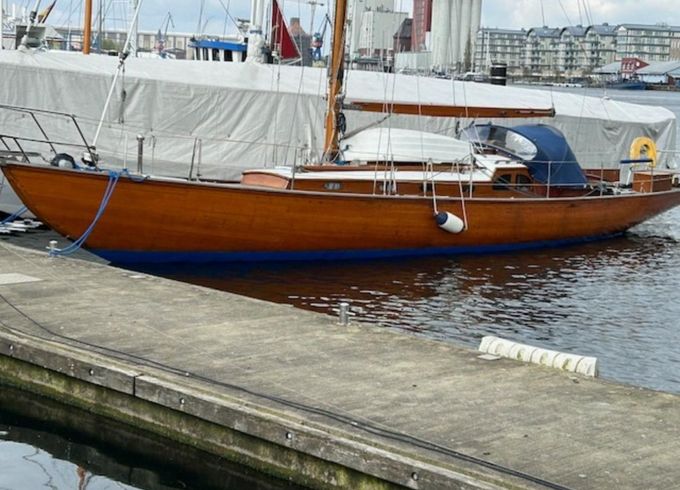 Klassische Holz Segelyacht
