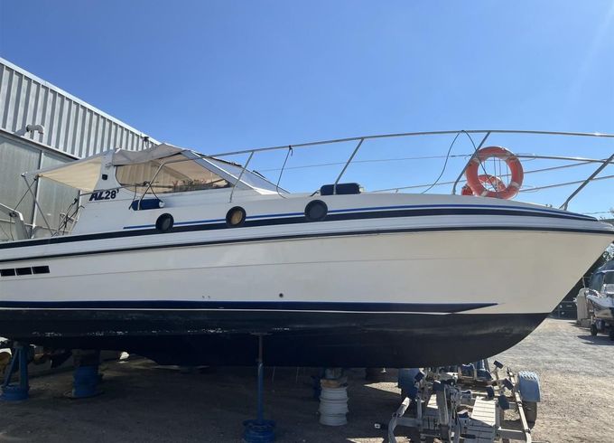 Azimut AZ 28