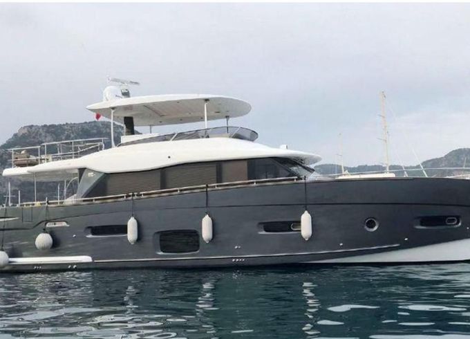 Azimut Magellano 66