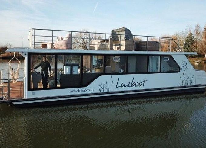 Houseboat Luxboot BT02