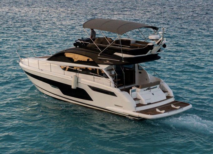 Motor yacht Fairline Squadron 50ft 1100hp