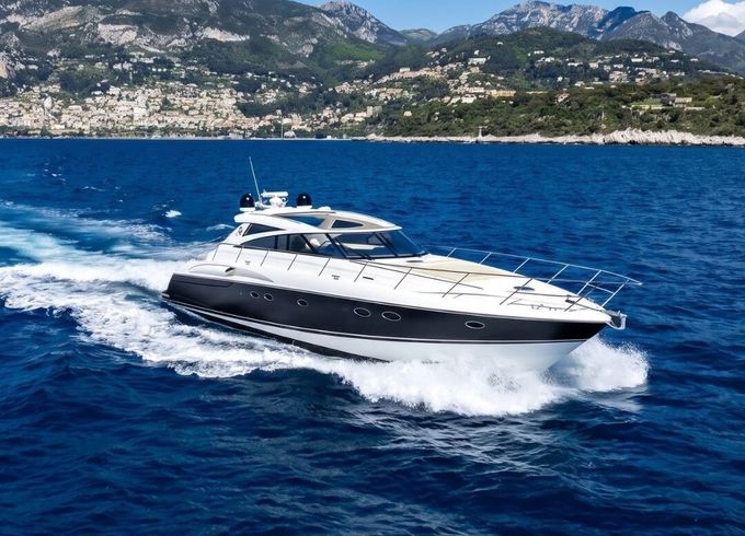 Motorboat Princess V58 800hp