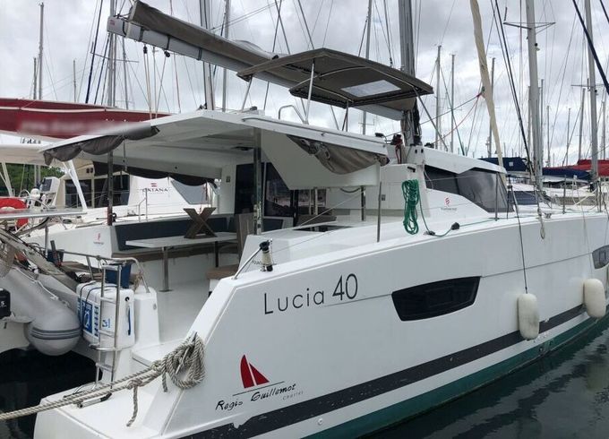 Catamaran FOUNTAINE PAJOT LUCIA 40 11.73m