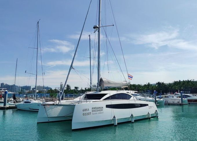 Catamaran COMAR Comet CAT 37 10.99m