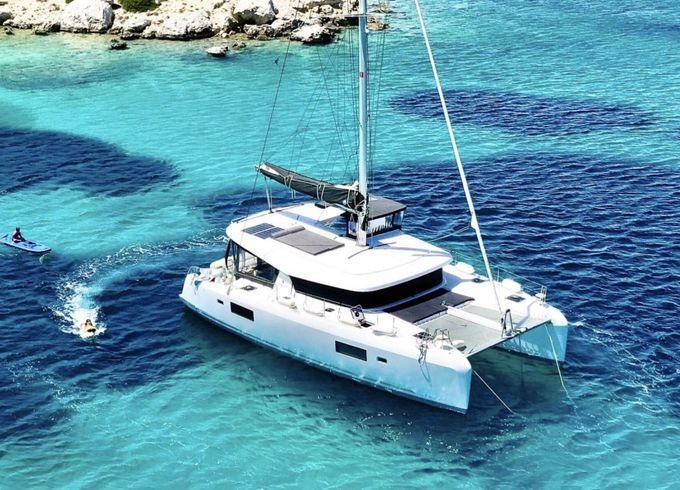 Catamaran Lagoon 42 12.8m