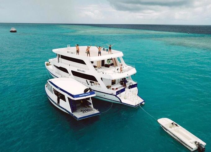 Motor yacht Dhinasha Yacht 300hp