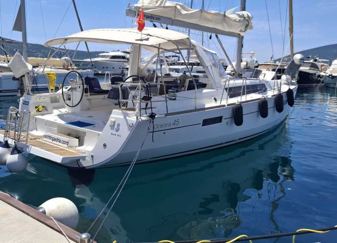 Sailboat Oceanis 45, 3 cabins 13m