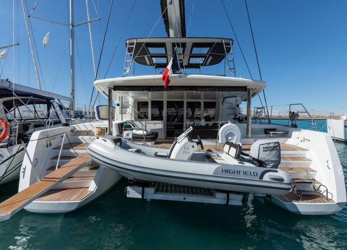 Catamaran Lagoon 52F Lagoon 52F - 6 cab (A/C+Gen+WM) 15.85m