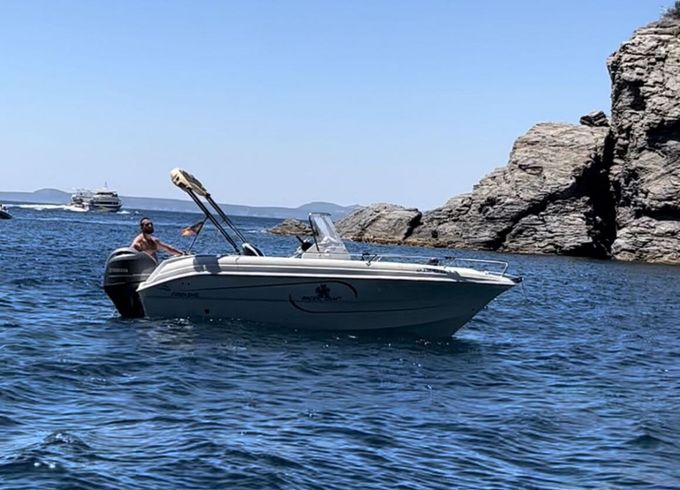 Motorboat Pacific Craft Open 545 100hp