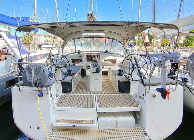 Sailboat Sun Odyssey 440 13m